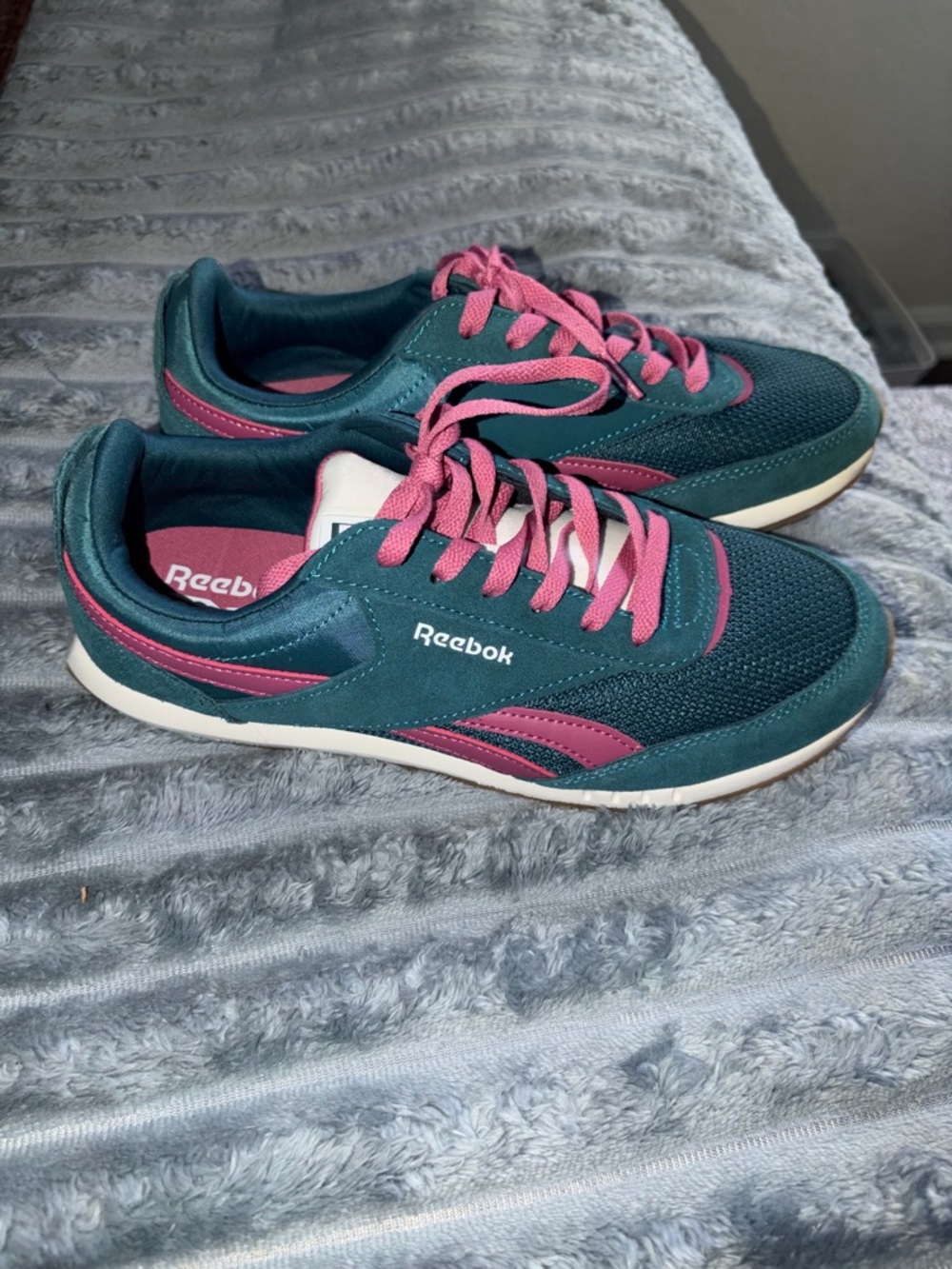 Reebok Women Teal and Pink Athletic Sneakers - Picture 4 of 7